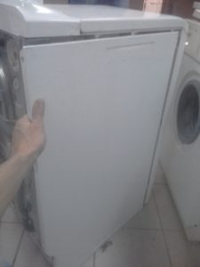 Снять боковую стенку стиральной машины