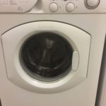 Течет стиральная машина Аристон: причины и что делать?